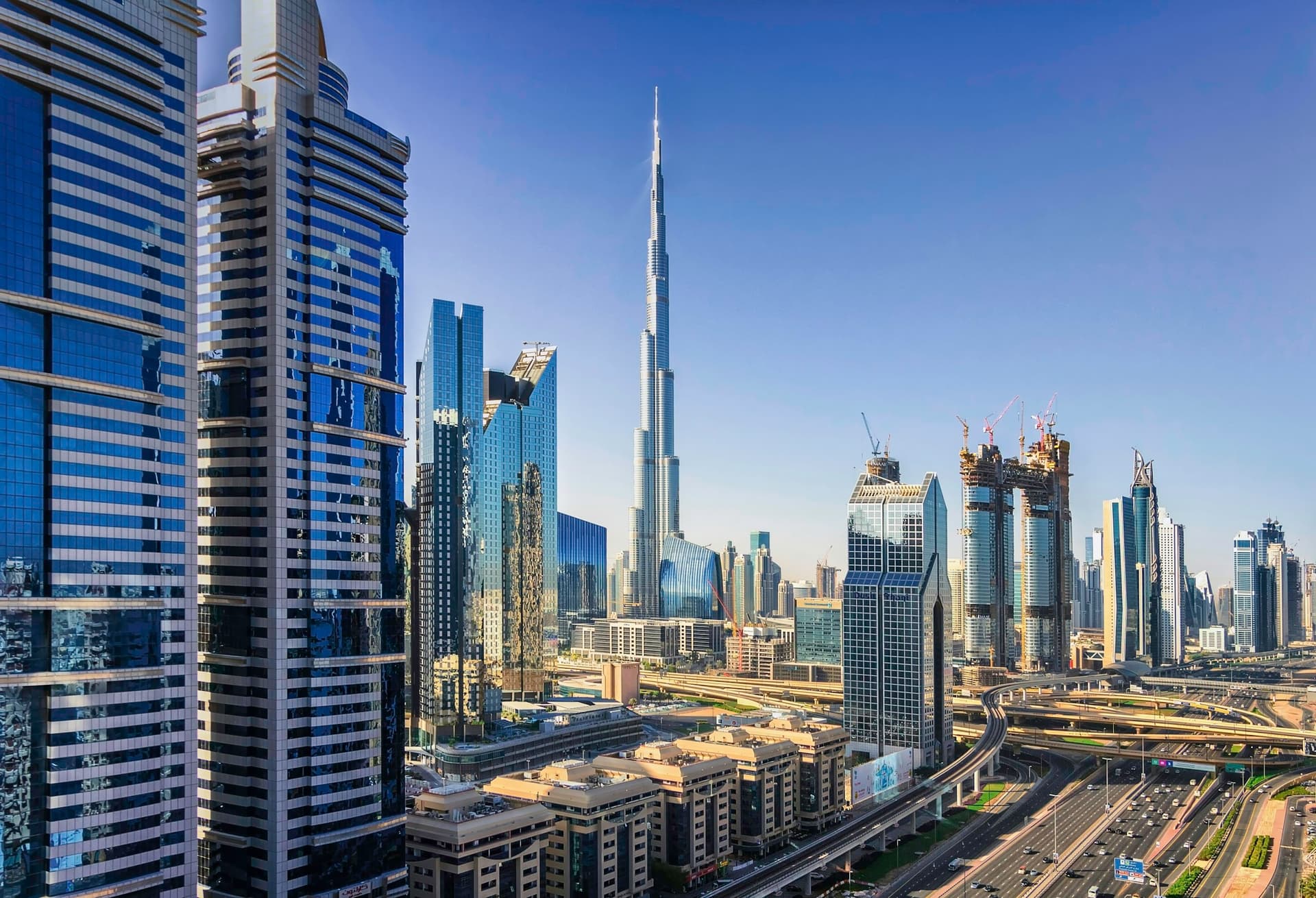 Dubai – Abu Dhabi 5 Hari 4 Malam