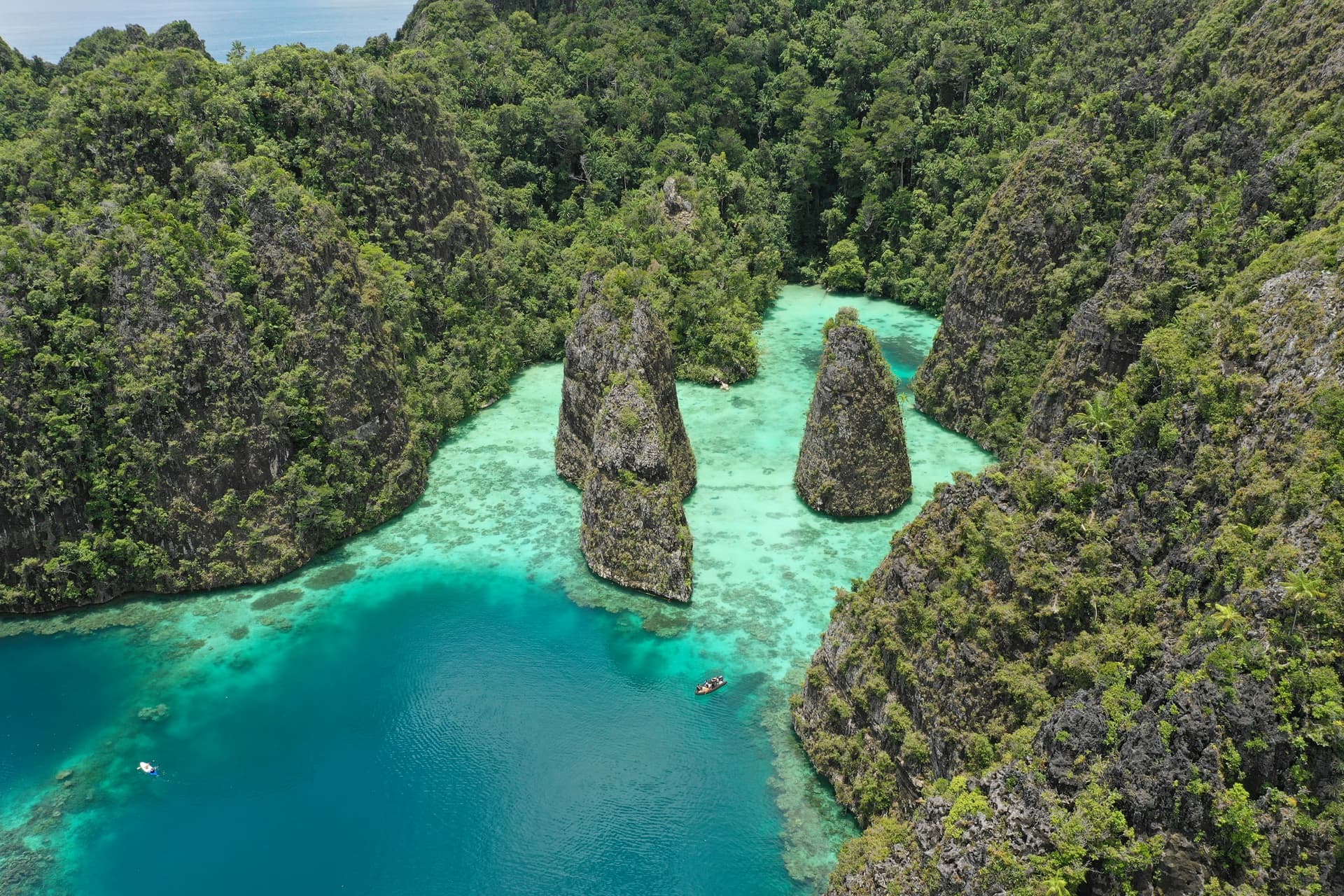Raja Ampat 6 Hari 5 Malam — 2