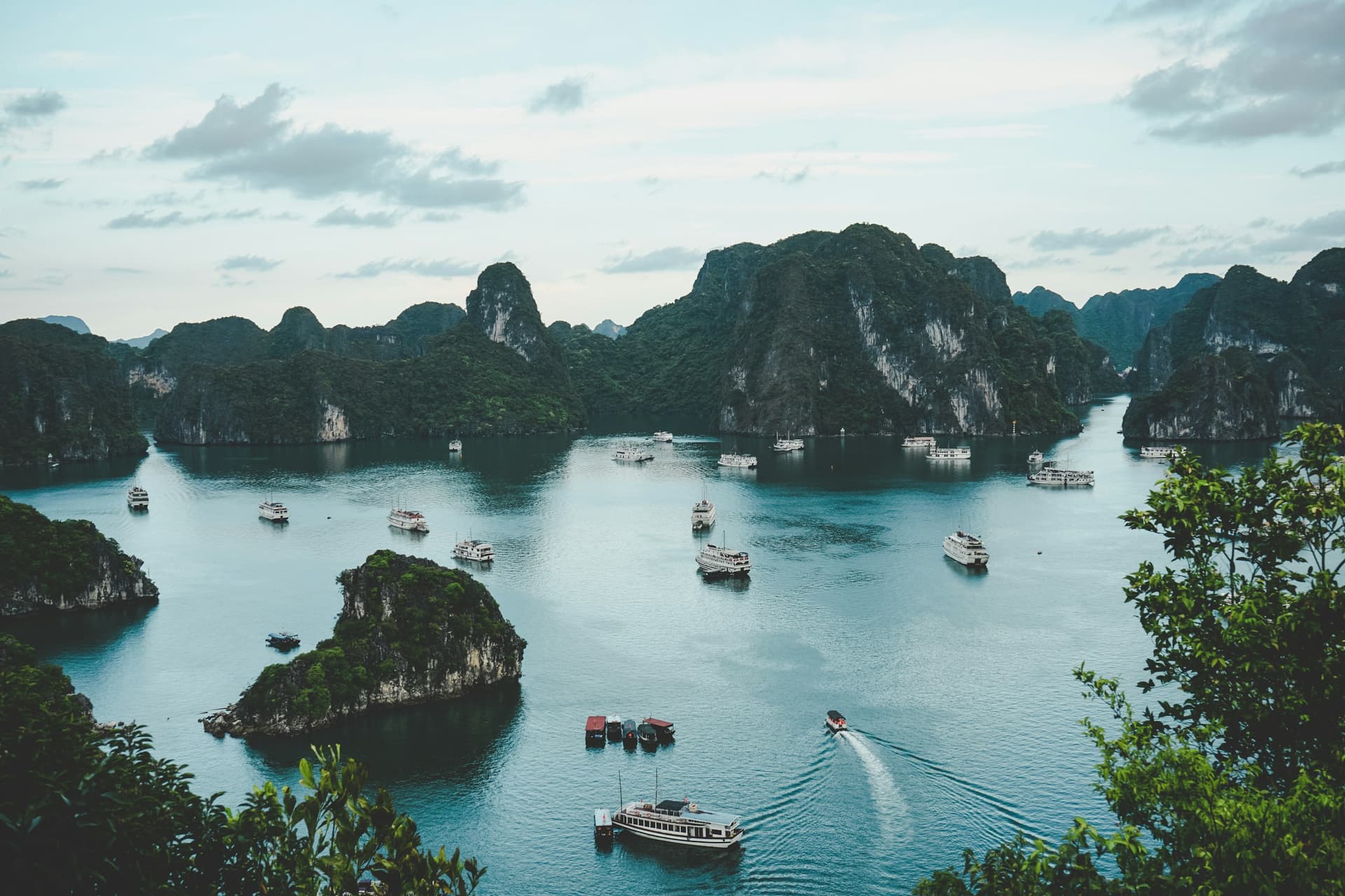 Vietnam: Hanoi – Ha Long 5 Hari 4 Malam — 1